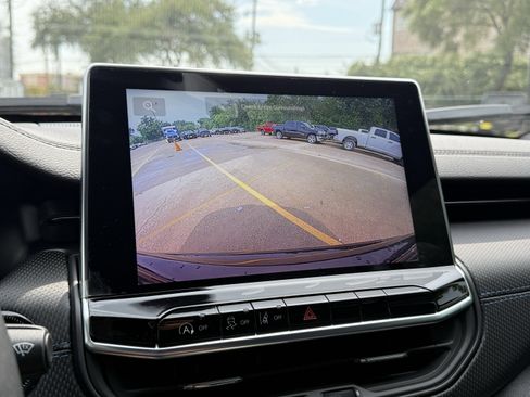 New 2025 Jeep Compass Latitude w/ Sun & Sound Group image 23