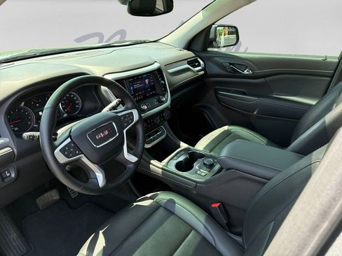 Used 2023 GMC Acadia SLT w/ Preferred Package FWD image 14