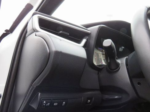 Certified 2024 Toyota Corolla SE image 33