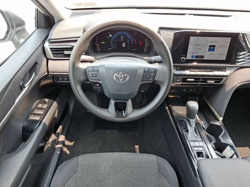 Used 2025 Toyota Camry LE FWD image 13