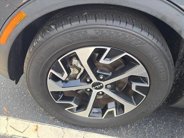 Certified 2024 Kia Sportage EX FWD image 7