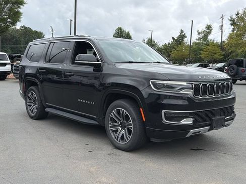 Used 2024 Jeep Wagoneer Series II w/ Flexible Seating Group AWD/4WD image 7