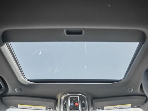 New 2025 Jeep Grand Cherokee Laredo X w/ Luxury Tech Group I image 30