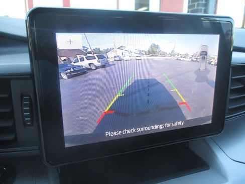 Used 2024 Ford Explorer XLT image 25