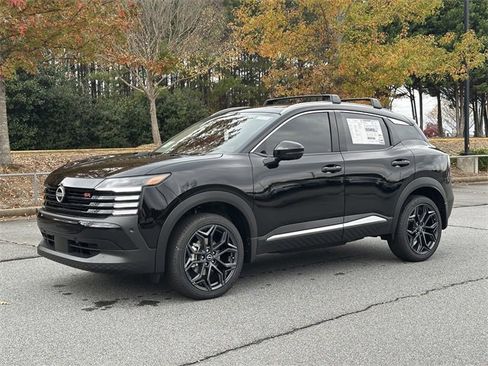 New 2026 Nissan Kicks SR image 3