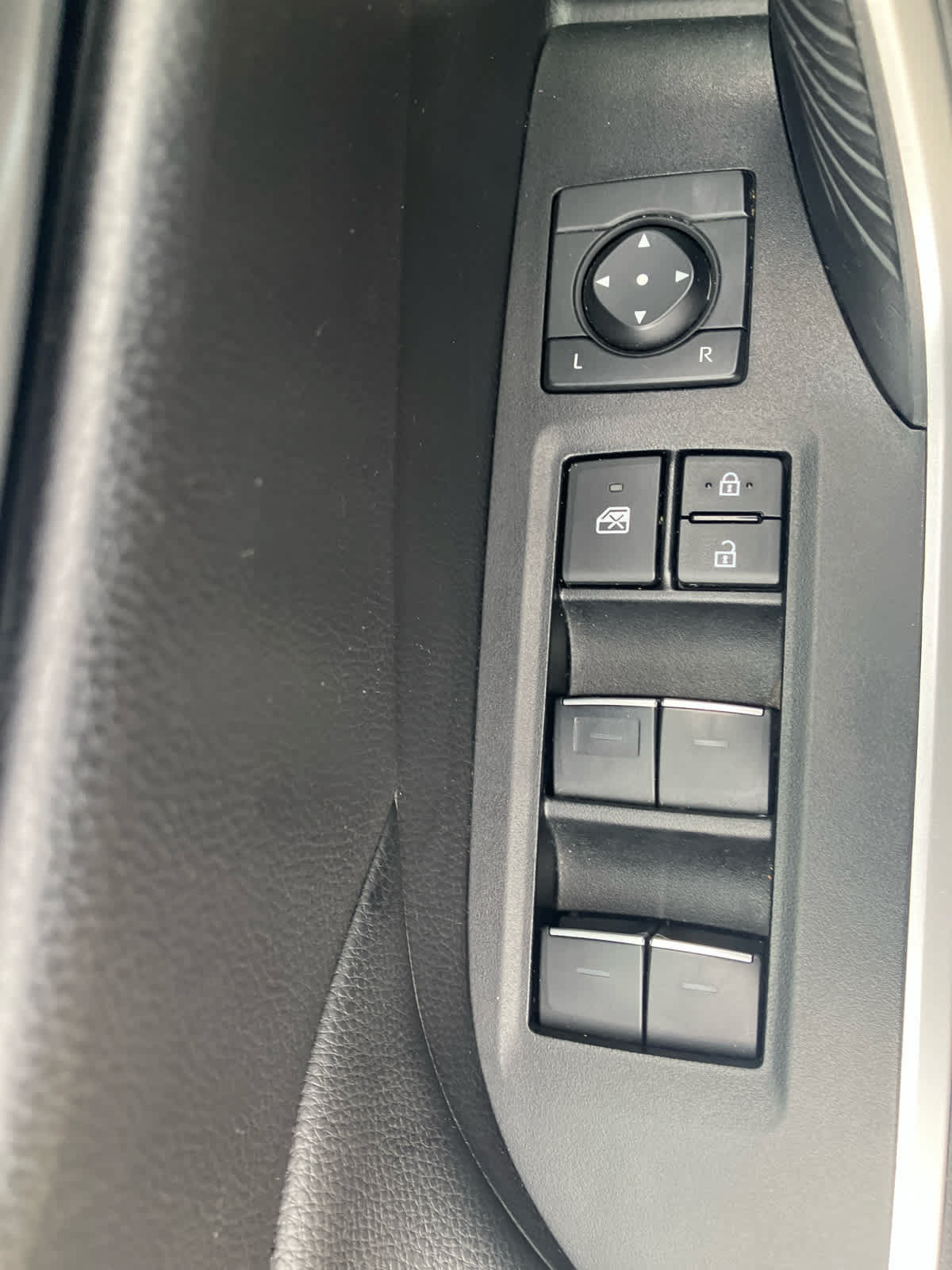 Certified 2025 Toyota RAV4 XLE w/ Convenience Package AWD/4WD image 14