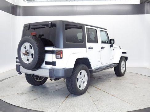 Certified 2017 Jeep Wrangler Unlimited Sahara w/ Connectivity Group AWD/4WD image 6