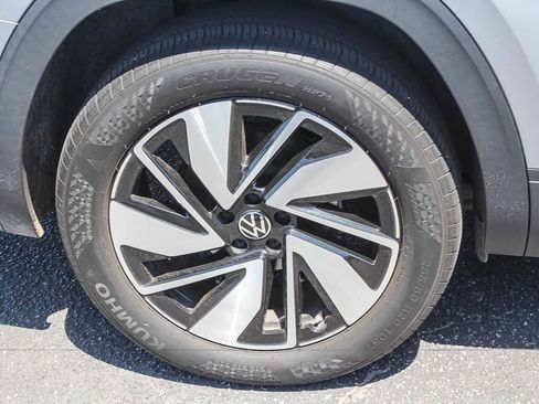 Used 2024 Volkswagen Atlas SE FWD image 11