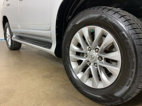 Used 2014 Lexus GX 460 image 42