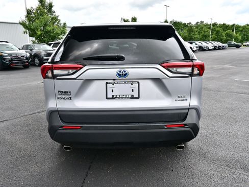 Used 2021 Toyota RAV4 XLE w/ Convenience Package AWD/4WD image 7