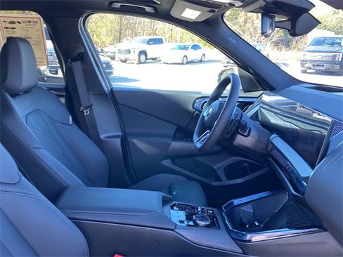 Used 2025 BMW X3 xDrive30i w/ Premium Package image 11