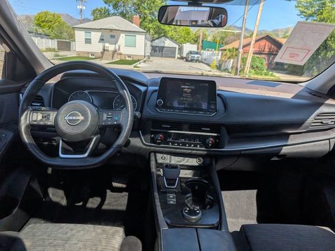 Used 2023 Nissan Rogue SV AWD/4WD image 8