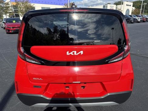Used 2025 Kia Soul LX image 6