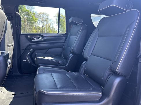 Certified 2021 GMC Yukon XL SLT w/ SLT Premium Package AWD/4WD image 21