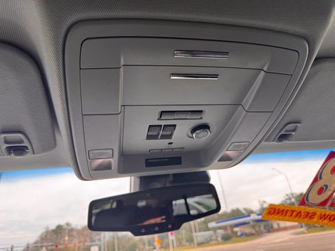 Used 2018 GMC Yukon SLT w/ Open Road Package image 10