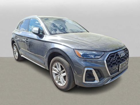 Used 2023 Audi Q5 2.0T Premium w/ Convenience Package image 2