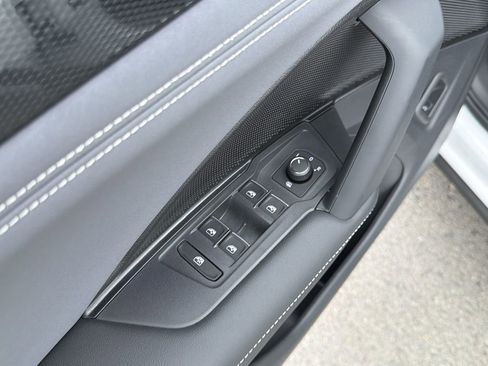 New 2026 Volkswagen Tiguan SE FWD image 23