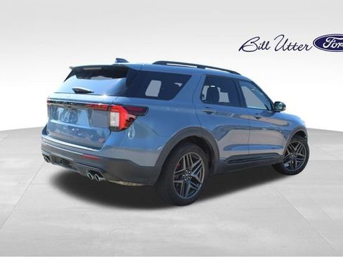 Used 2025 Ford Explorer ST w/ Sun And Sound Package AWD/4WD image 5