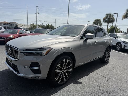 Certified 2023 Volvo XC60 B5 Ultimate w/ Climate Package FWD image 7