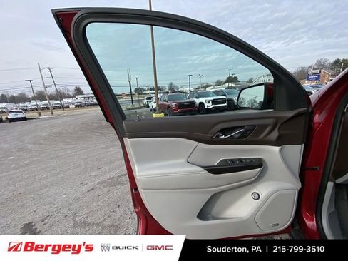 Used 2019 GMC Acadia SLT image 25