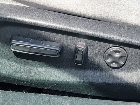 Used 2018 Honda Accord EX image 8