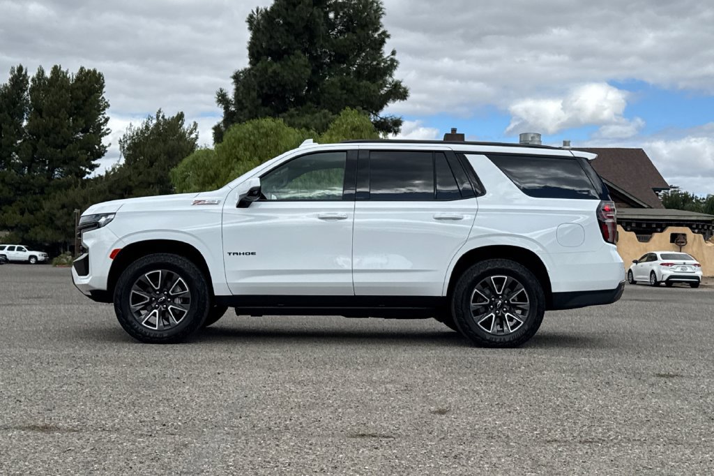 Used 2024 Chevrolet Tahoe Z71 w/ Luxury Package AWD/4WD image 7