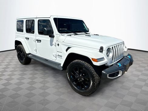 Used 2022 Jeep Wrangler Unlimited Sahara w/ Cold Weather Group AWD/4WD image 4