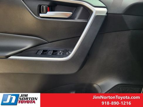 Used 2024 Toyota RAV4 XLE FWD image 23