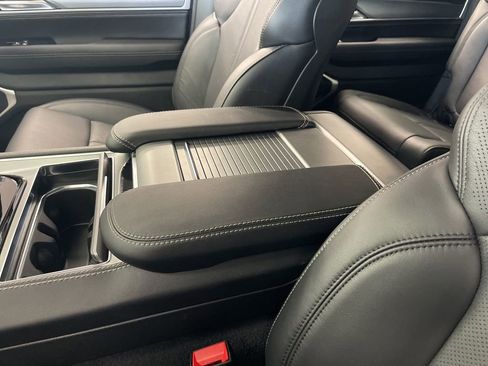 New 2026 Jeep Grand Wagoneer Limited image 12