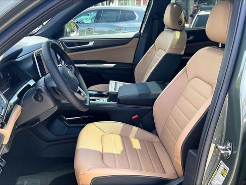 New 2026 Volkswagen Atlas Cross Sport SEL R-Line AWD/4WD image 18