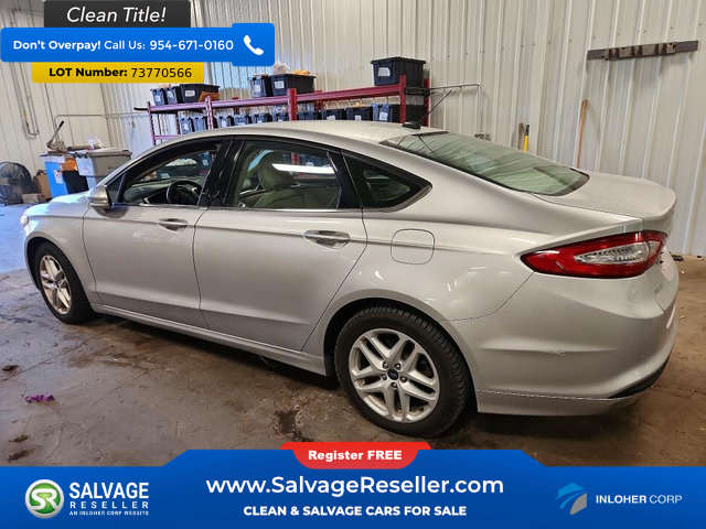 Used 2015 Ford Fusion SE FWD image 3