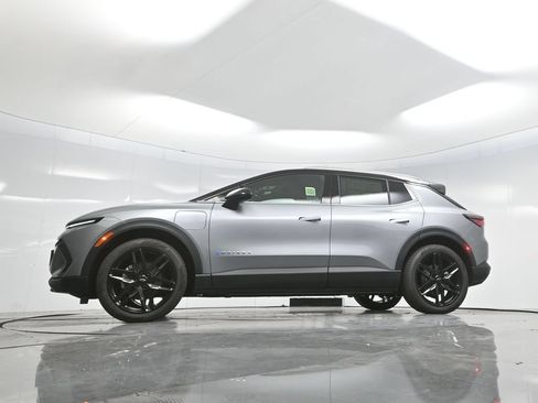 New 2026 Chevrolet Equinox EV LT w/ LPO, Blackout Package AWD/4WD image 7