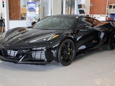 Used 2023 Chevrolet Corvette Z06 image 3