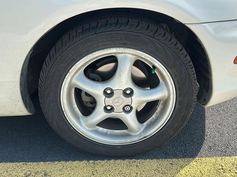 Used 1999 MAZDA MX-5 Miata RWD image 25