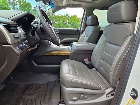 Used 2017 GMC Yukon Denali w/ Open Road Package AWD/4WD image 9