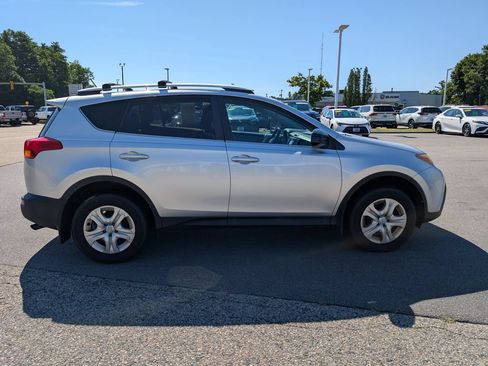 Used 2015 Toyota RAV4 LE w/ Four Season Floor Mat Package AWD/4WD image 6