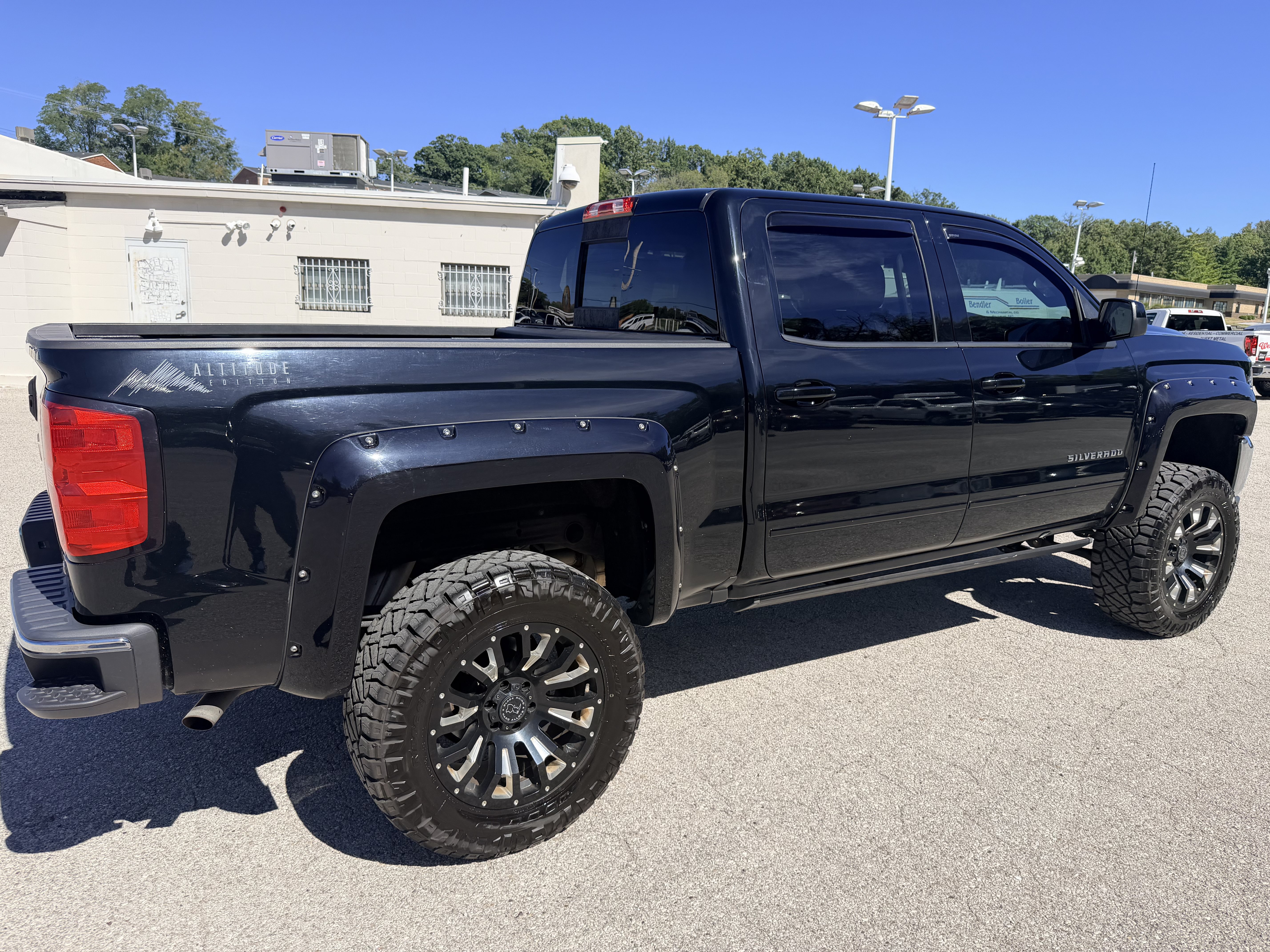 Used 2018 Chevrolet Silverado 1500 LT w/ All Star Edition AWD/4WD image 7
