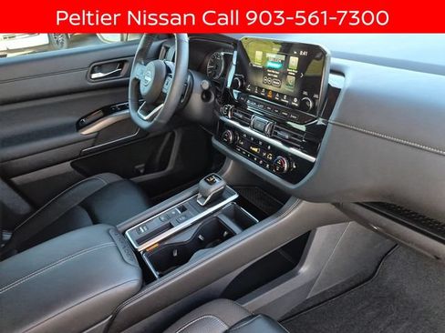 Certified 2024 Nissan Pathfinder SL w/ SL Premium Package FWD image 13