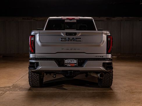 Used 2026 GMC Sierra 3500 AT4 w/ AT4 Premium Plus Package AWD/4WD image 8