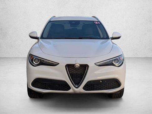 Used 2021 Alfa Romeo Stelvio Sprint image 2