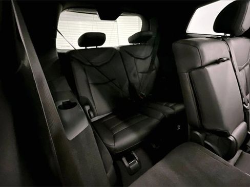 Used 2024 Cadillac XT6 Luxury image 30