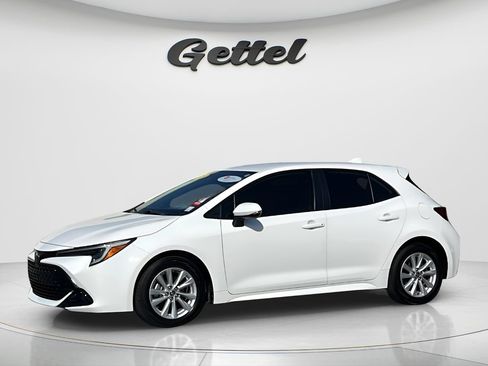 Used 2025 Toyota Corolla SE FWD image 1