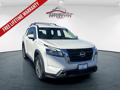 Certified 2022 Nissan Pathfinder SV