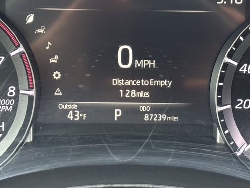 Used 2024 Toyota Highlander LE image 26