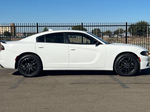 Used 2019 Dodge Charger SXT w/ Blacktop Package AWD/4WD image 3