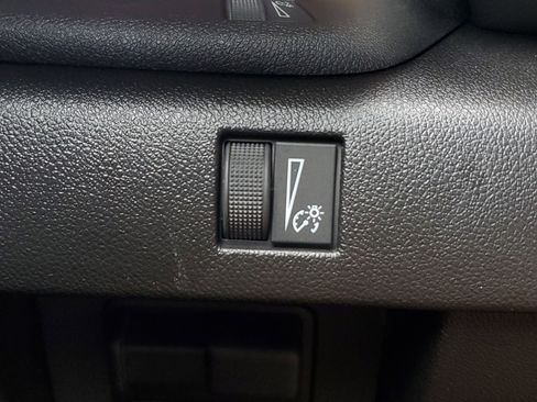 New 2025 GMC Canyon Elevation w/ Convenience Package image 34