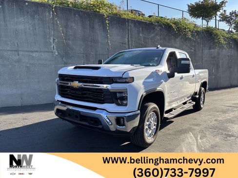 Used 2025 Chevrolet Silverado 2500 LT AWD/4WD image 1