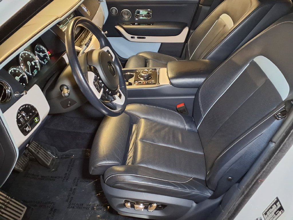 Used 2023 Rolls-Royce Cullinan AWD/4WD image 13