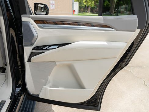 Used 2026 Cadillac Escalade Platinum Sport w/ LPO, Floor Liner Package AWD/4WD image 40
