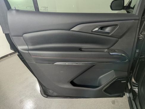Used 2025 Chevrolet Traverse RS w/ LPO, Floor Liner Package image 15